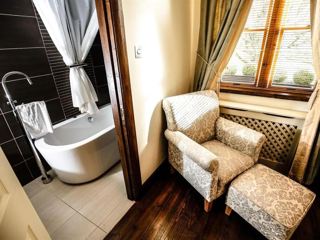 Customs House Country Hotel Belcoo