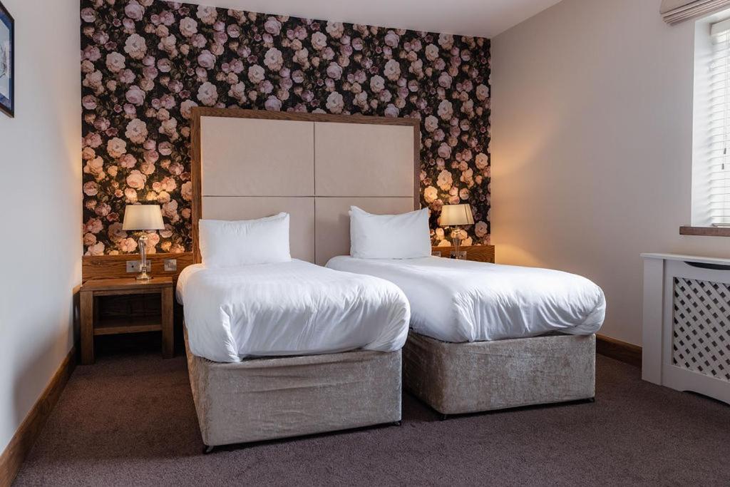 Customs House Country Hotel 4*